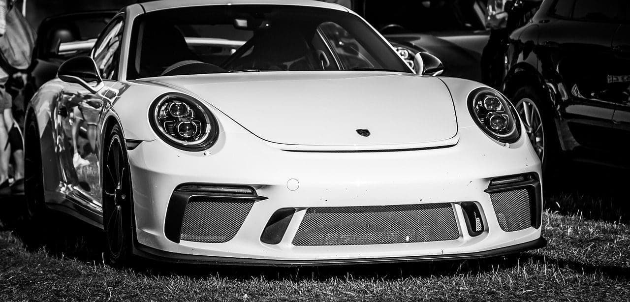 Kirúgások a Porsche-nél - 1900 állás megszüntetését tervezik