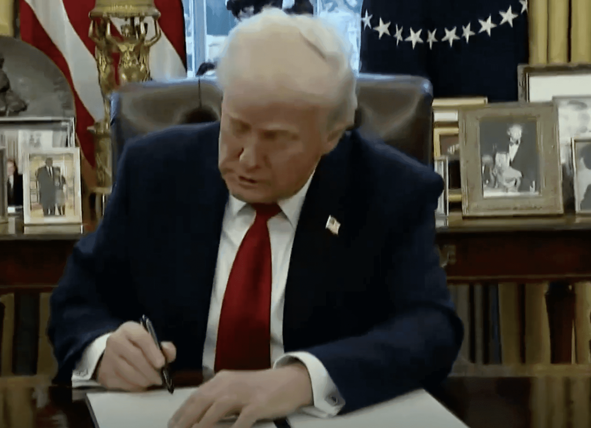 Trump bedobta a vámgránátot – Egész világ reagált az intézkedésre