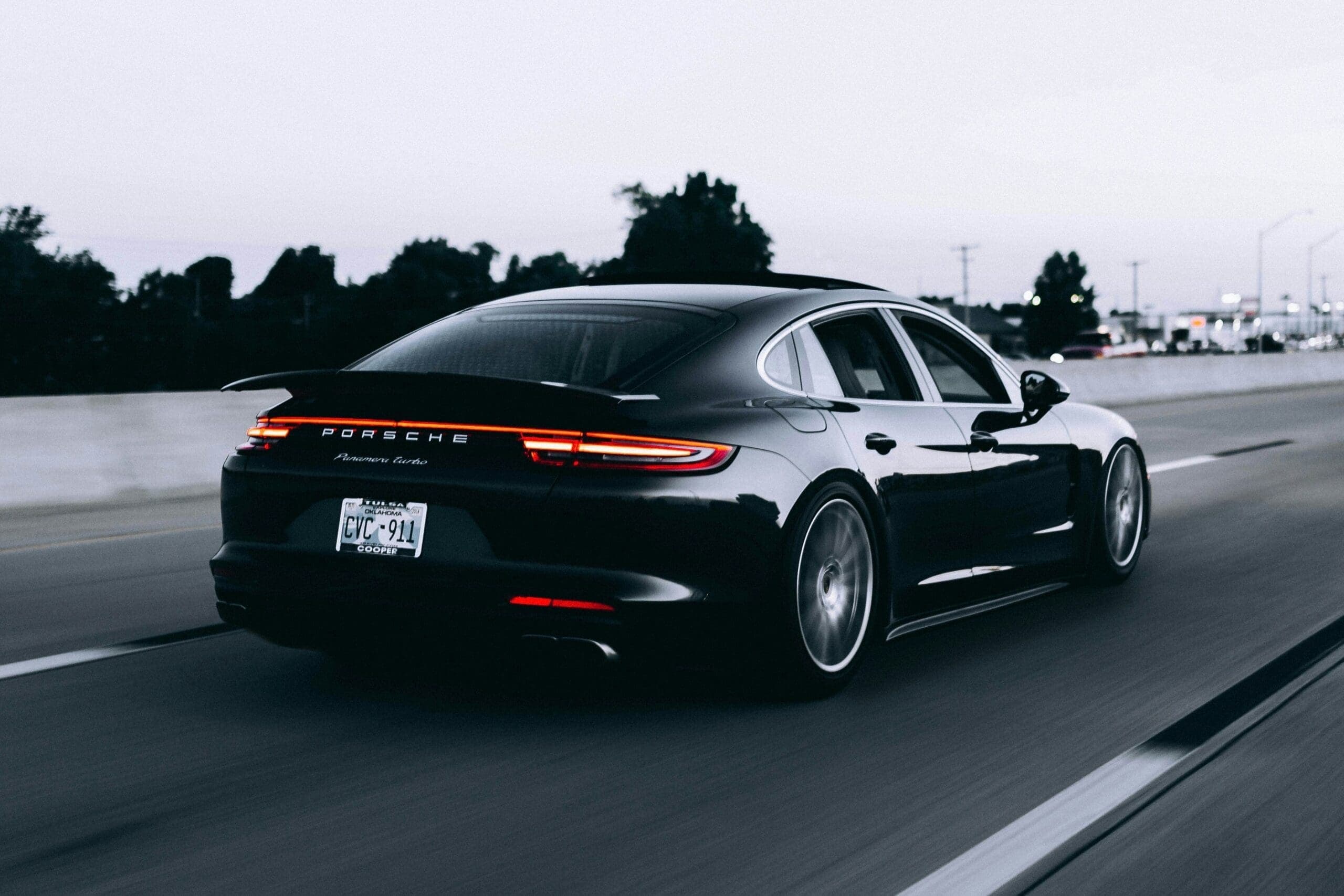 Véget ér a Porsche sikerszériája? – Brutálisan zuhan a német luxusautómárka