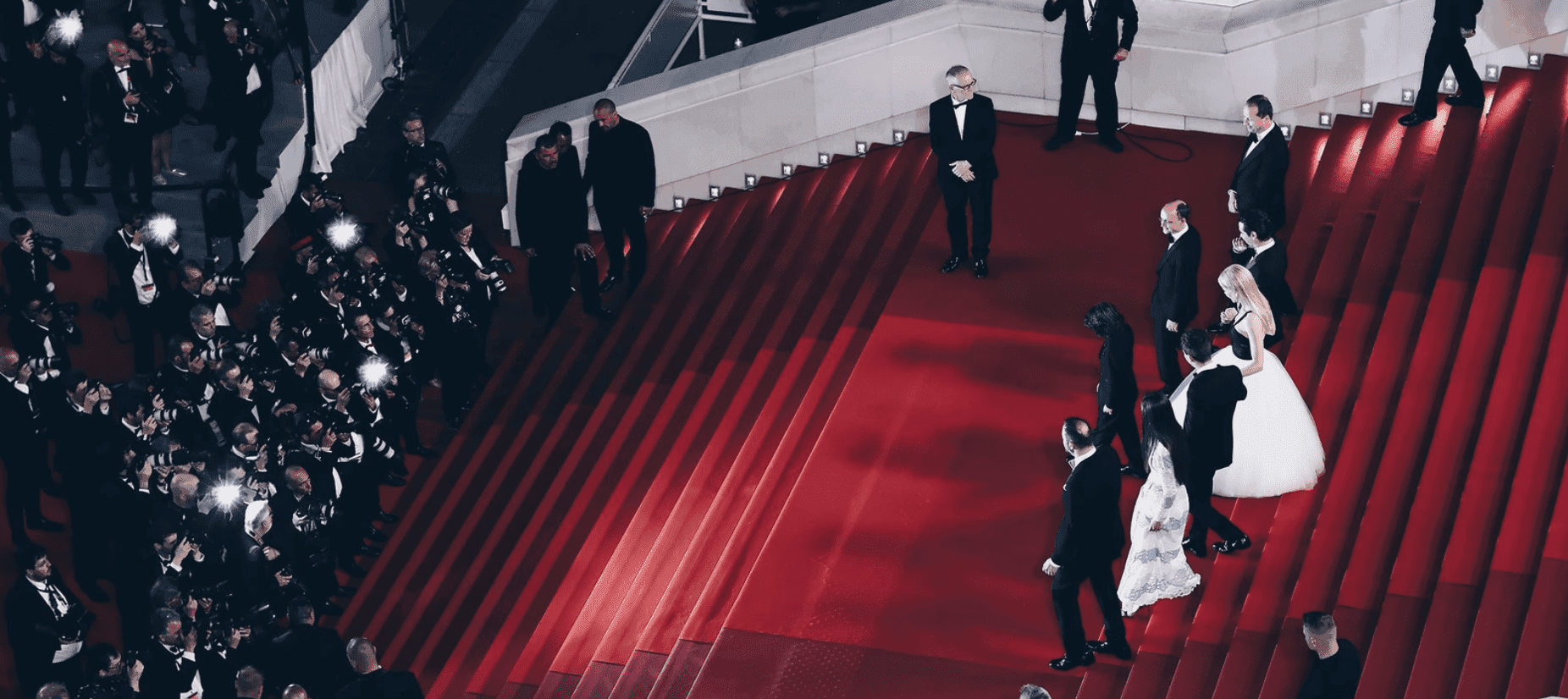 Kezdődik a cannes-i filmfesztivál– Robert De Niro, Tom Cruise és Scarlett Johansson is a vörös szőnyegen