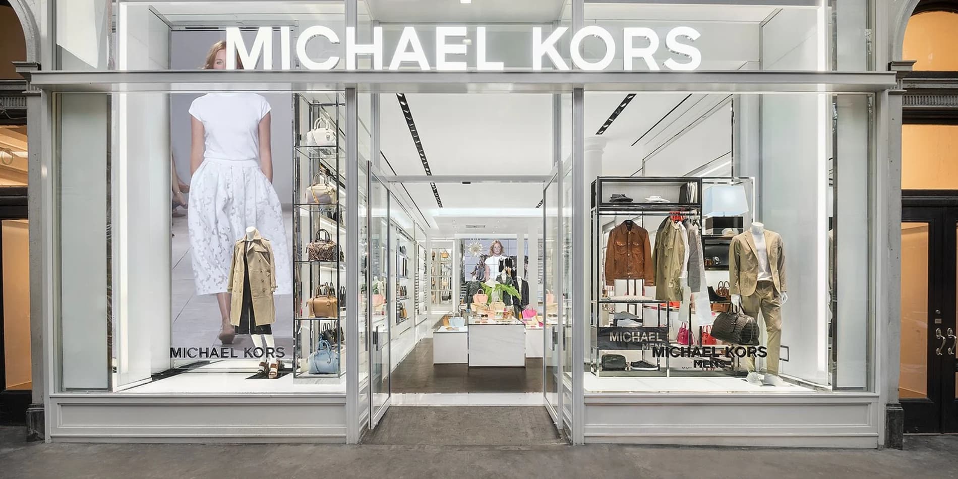Szárnyal a Michael Kors tulajdonosa – Megugrottak a bevételek, emelkedik a részvényár