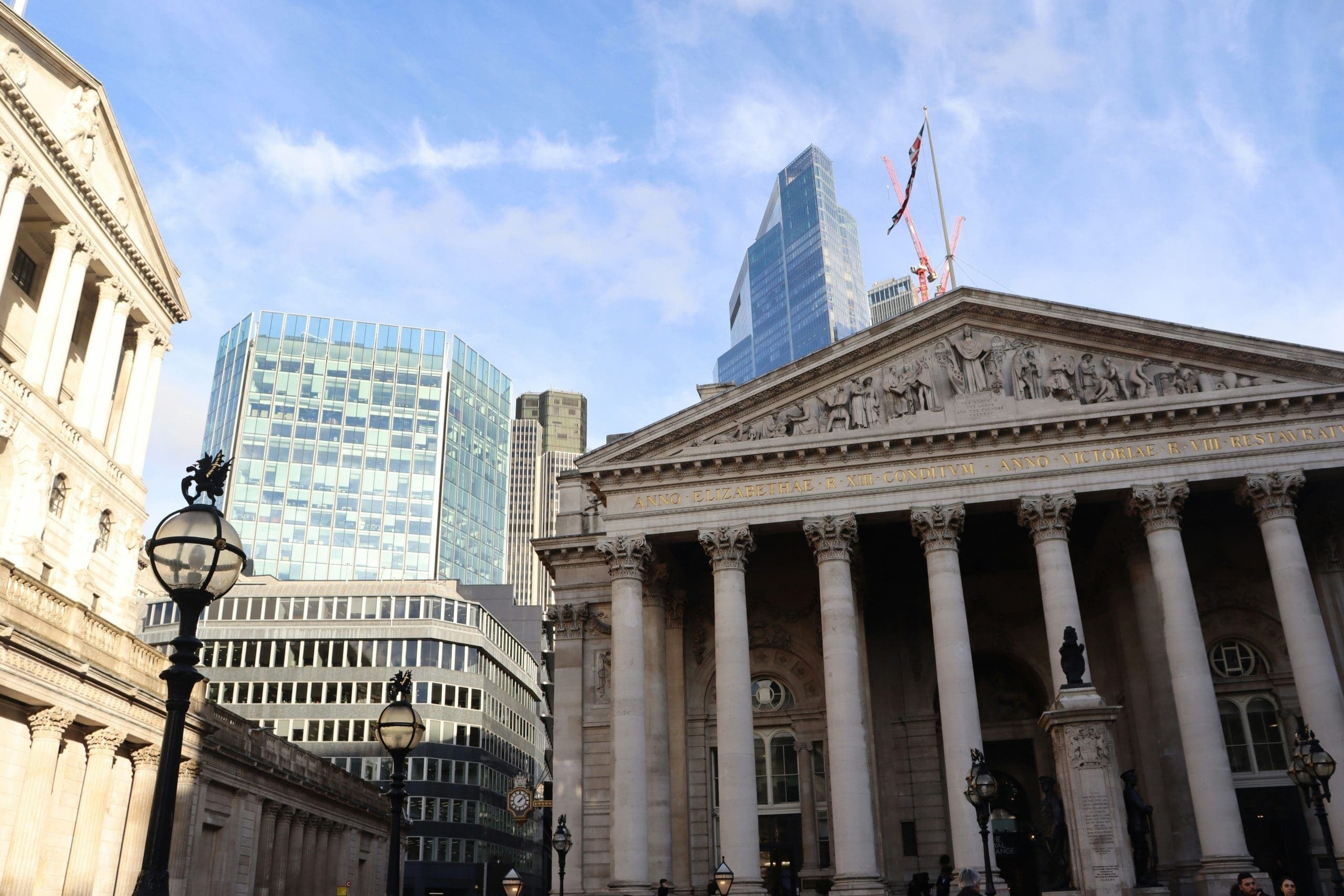 Elmaradt a kamatdöntés – 4 százalékon tartotta az alapkamatot a Bank of England