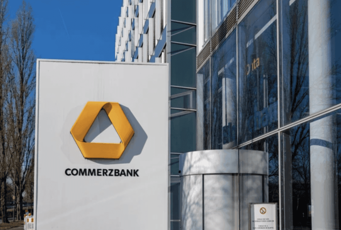 Kisebb ugyan a profit, de nagy tervekkel készül a Commerzbank – Részvény visszavásárlások és növekedés a terv