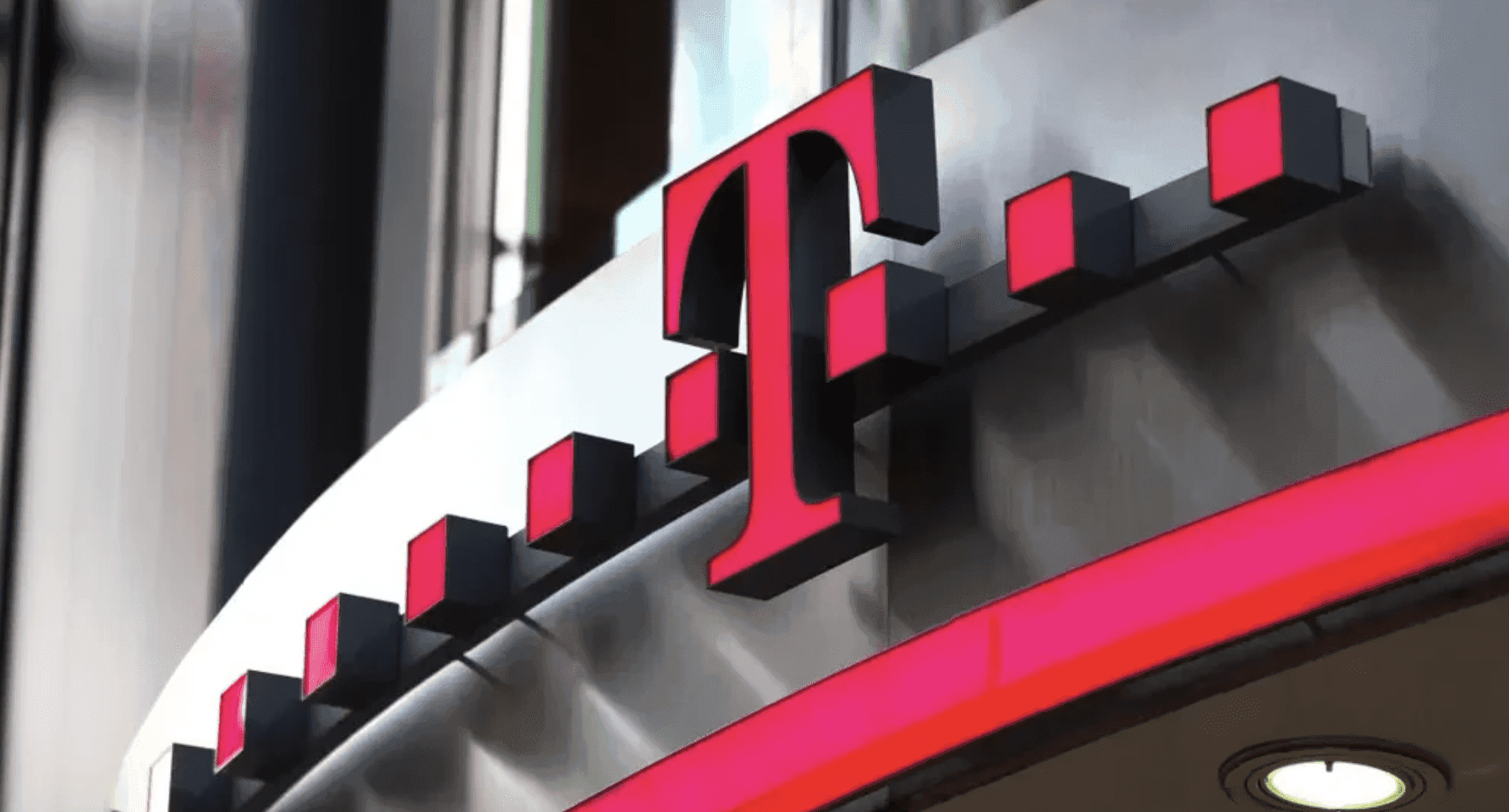 Erős negyedévet zárt a Magyar Telekom – 238 milliárdos bevétel mellett javult az eredmény