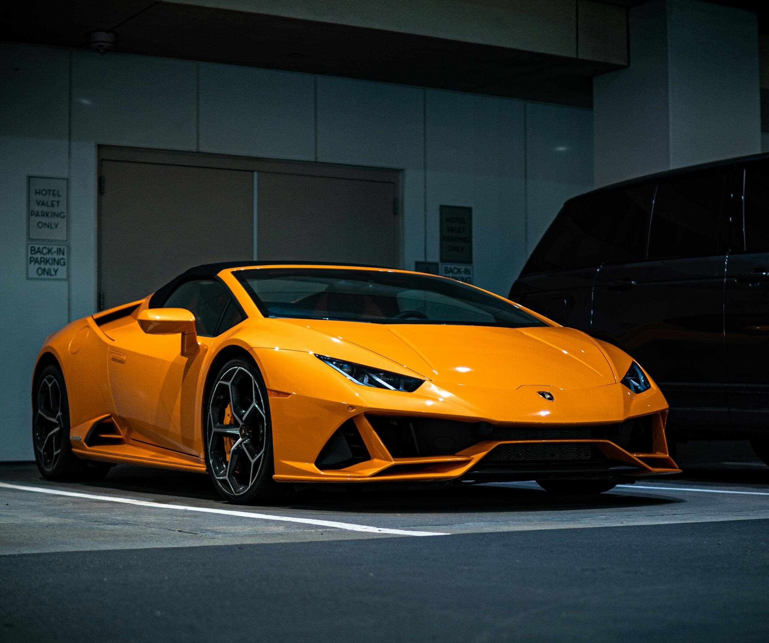 A Lamborghini győzött a bíróságon – Milliós bukás lett a domainháború vége