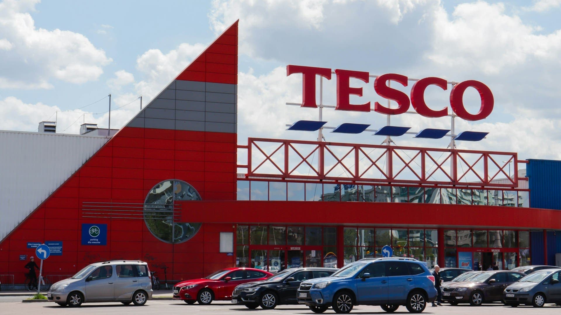 Optimistább lett a Tesco – Erős forgalom, javuló profitkilátások