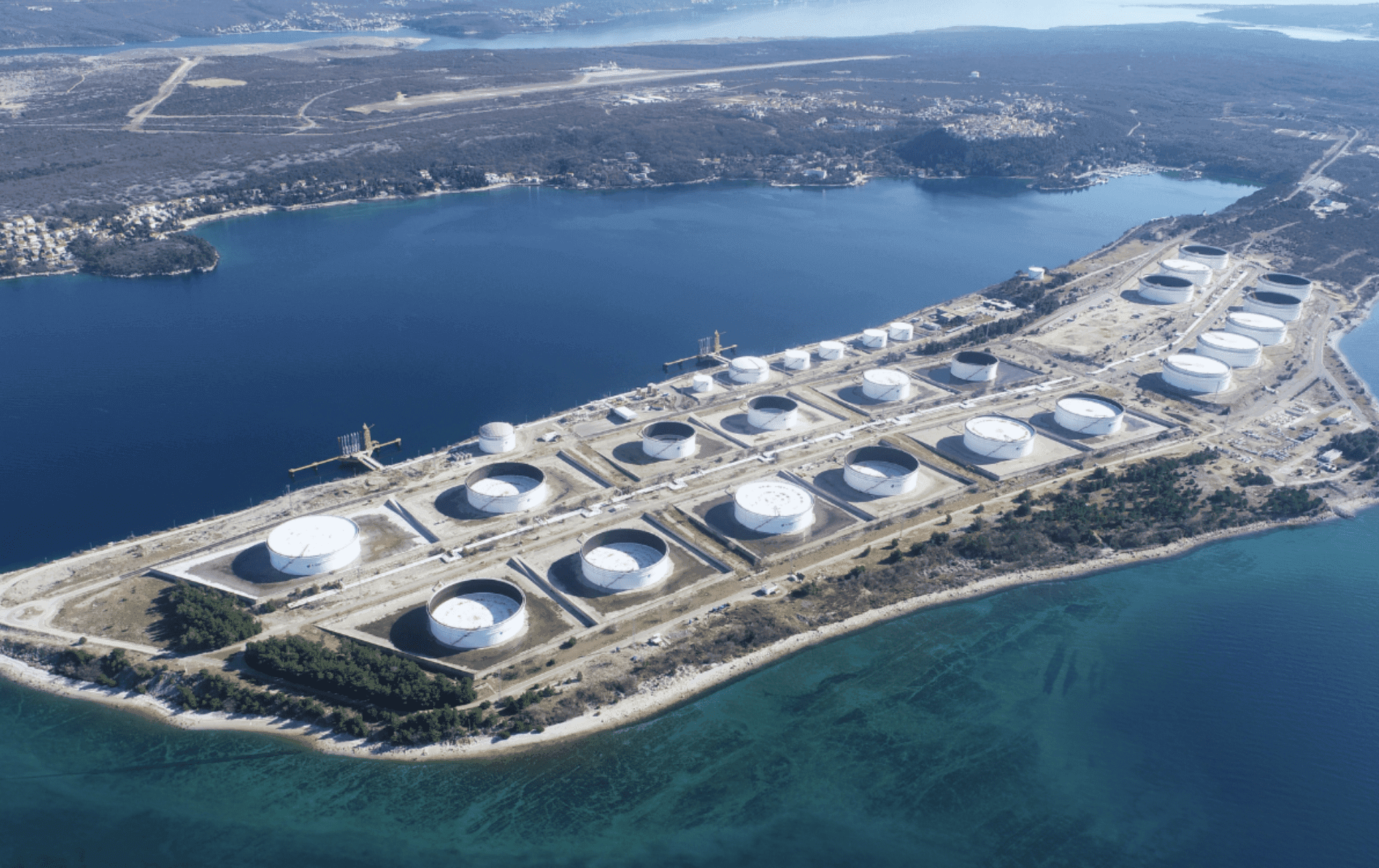 A Barátság kiesése után hét tanker olaj érkezik – De marad a Mol és Janaf kapacitásvitája