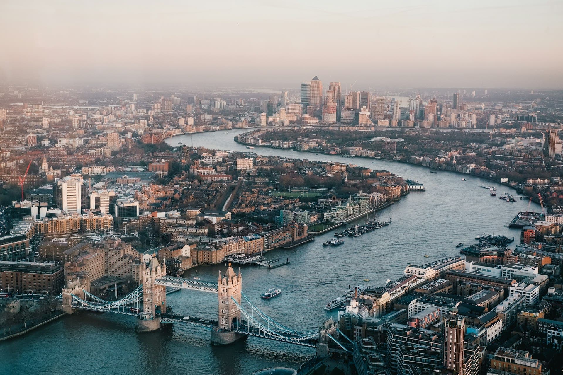 A vártnál jobb inflációs adat érkezett Londonból – Mit léphet majd a jegybank?