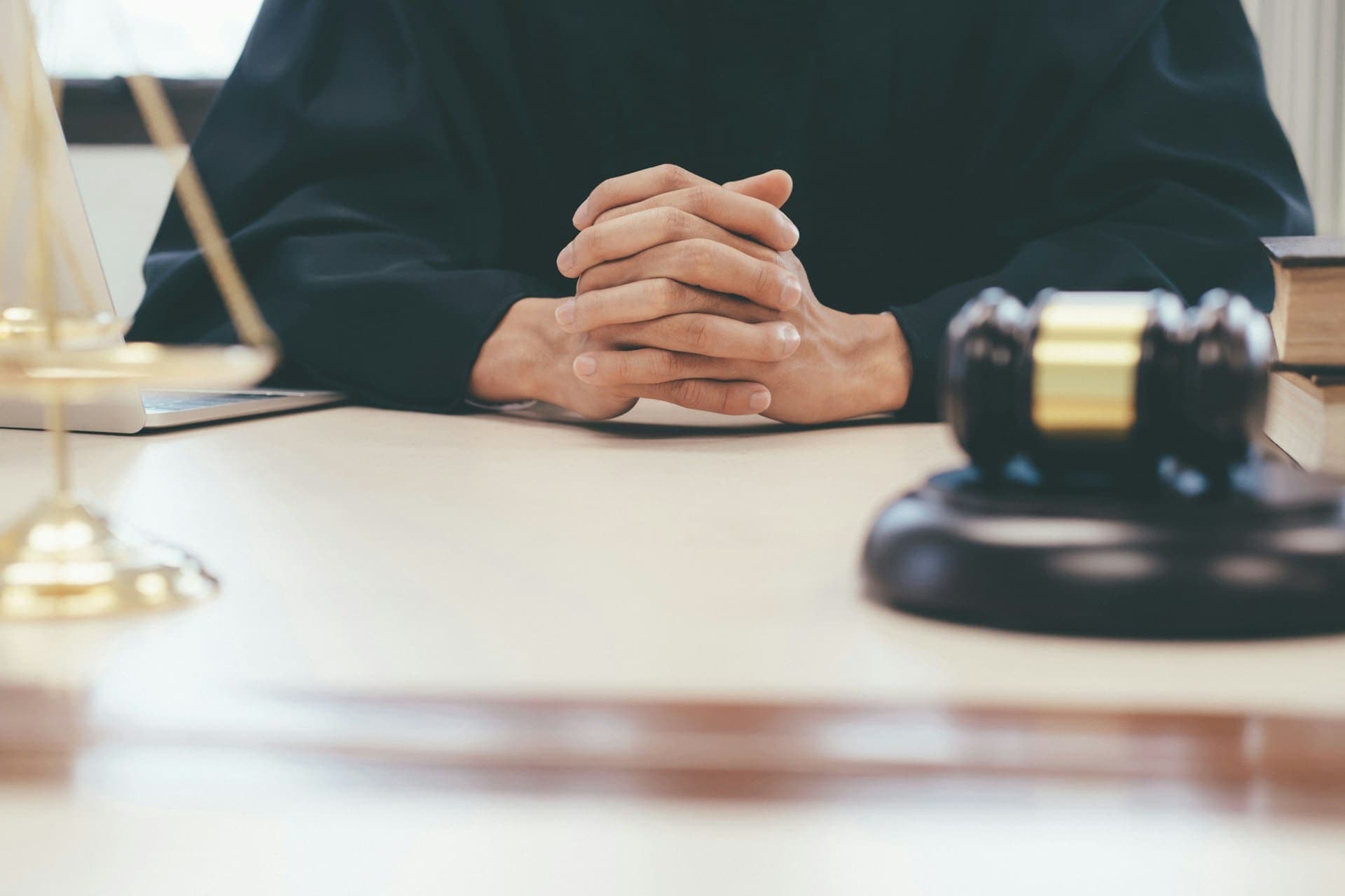 Jogosulatlan követelésvásárlás gyanúja – vizsgálat és azonnali tiltás az MNB-től