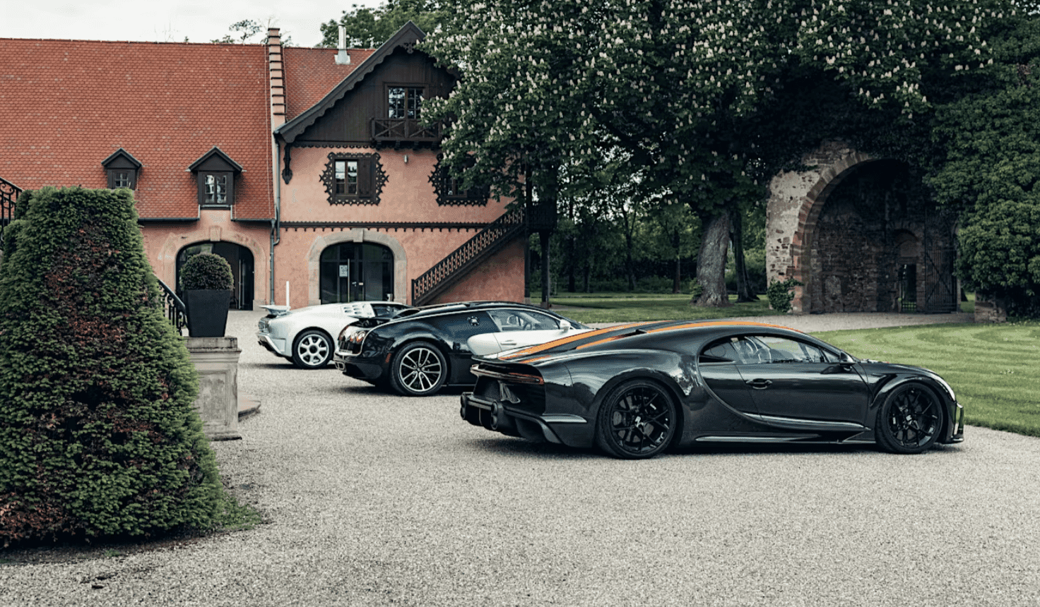 Elengedi a Bugattit a Porsche – Eladja tulajdonrészét a német sportautógyártó