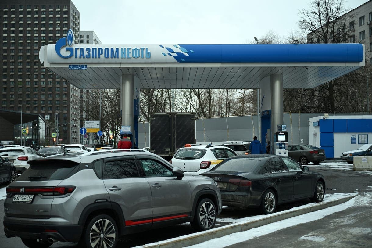 Üzemanyaghiány Oroszországban – Jegyrendszer és korlátozások az orosz benzinkutakon